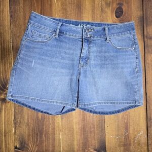 NWT APT. 9 Jean Short Shorts Size 12